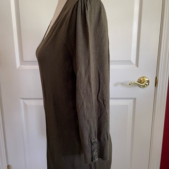 Olive Green Fitted 3/4 Sleeve Sweater - Picture 6 of 12